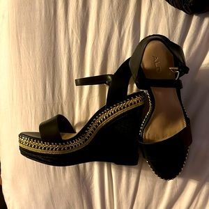Aldo brand new never worn 6.5 wedge